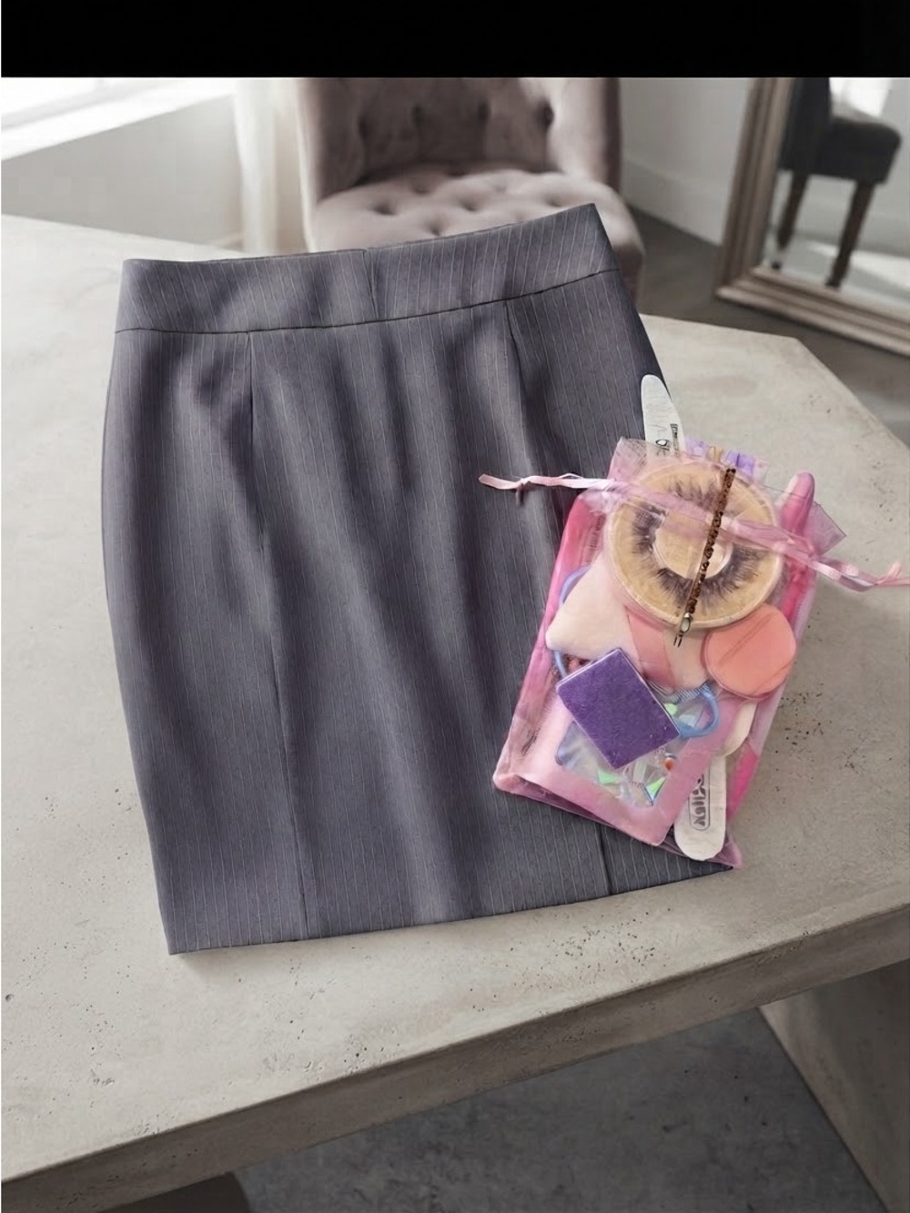 NWOT Liz Claiborne Grey Pencil Skirt - 10 & Beauty Bag